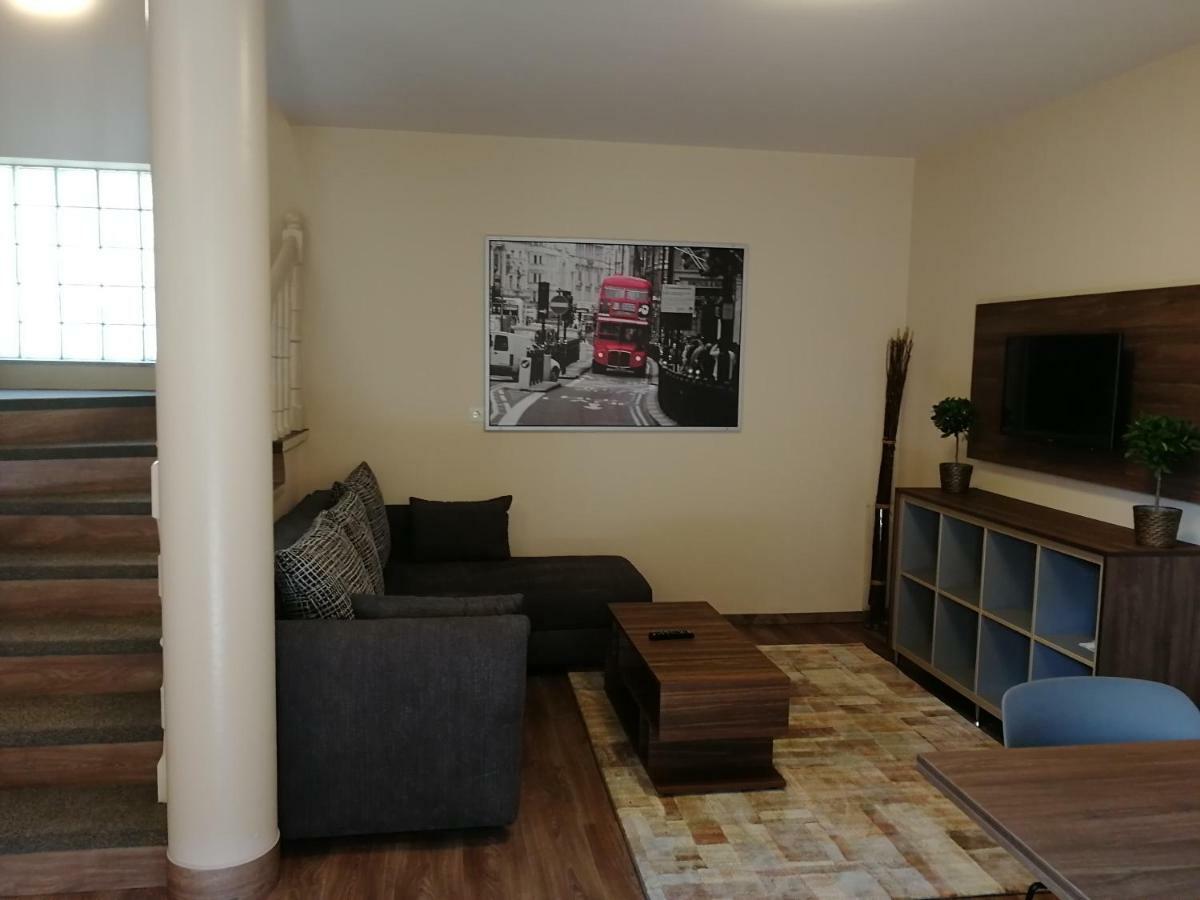 Ovar Apartman Mosonmagyaróvár Екстериор снимка