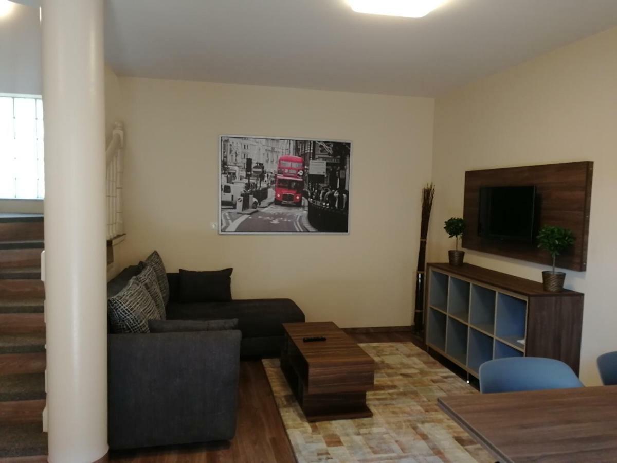 Ovar Apartman Mosonmagyaróvár Екстериор снимка