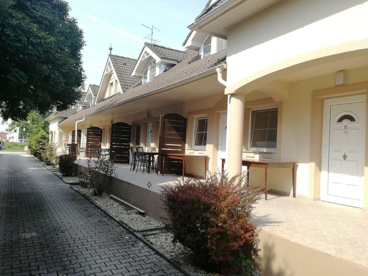 Ovar Apartman Mosonmagyaróvár Екстериор снимка