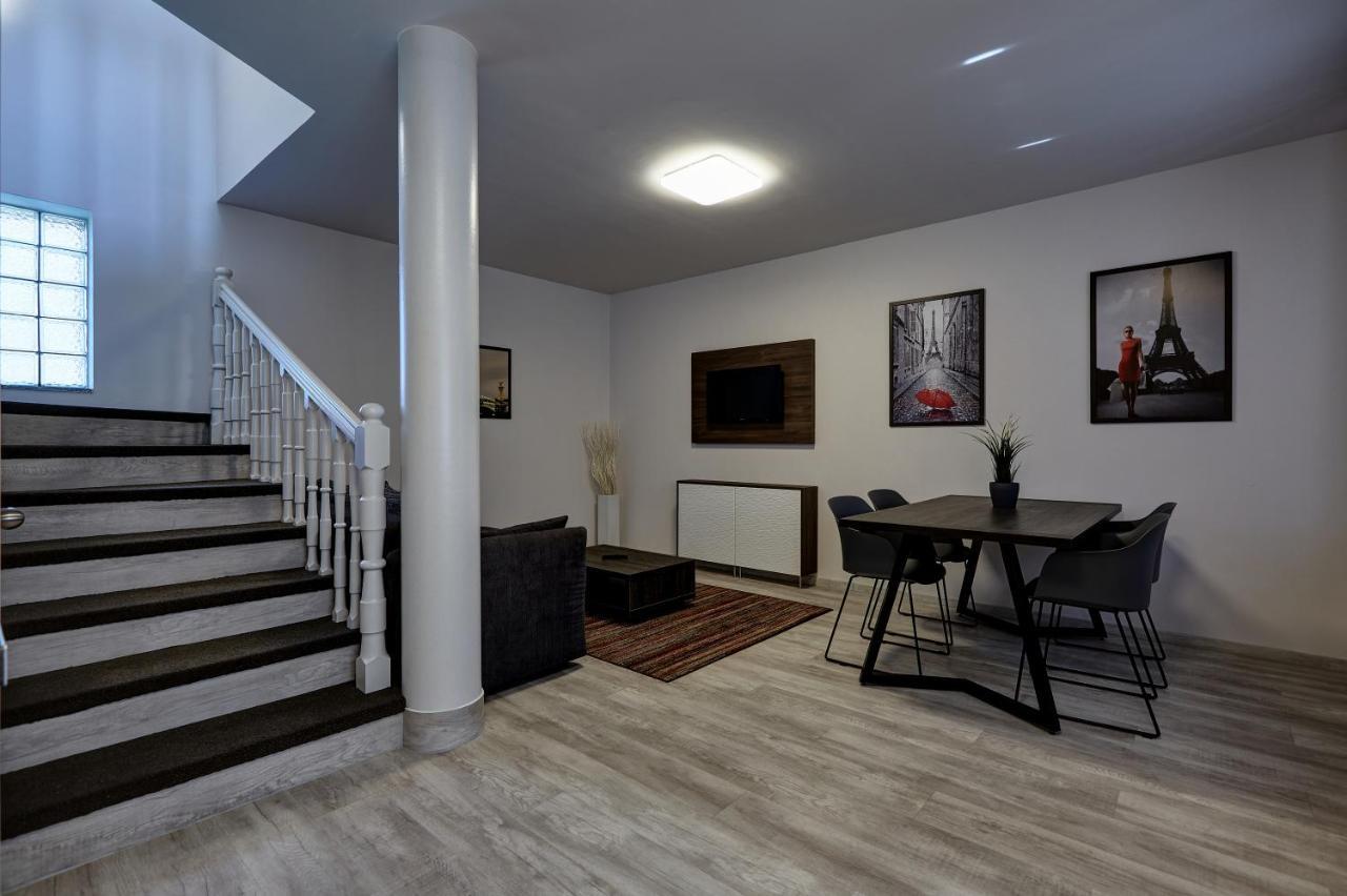 Ovar Apartman Mosonmagyaróvár Екстериор снимка