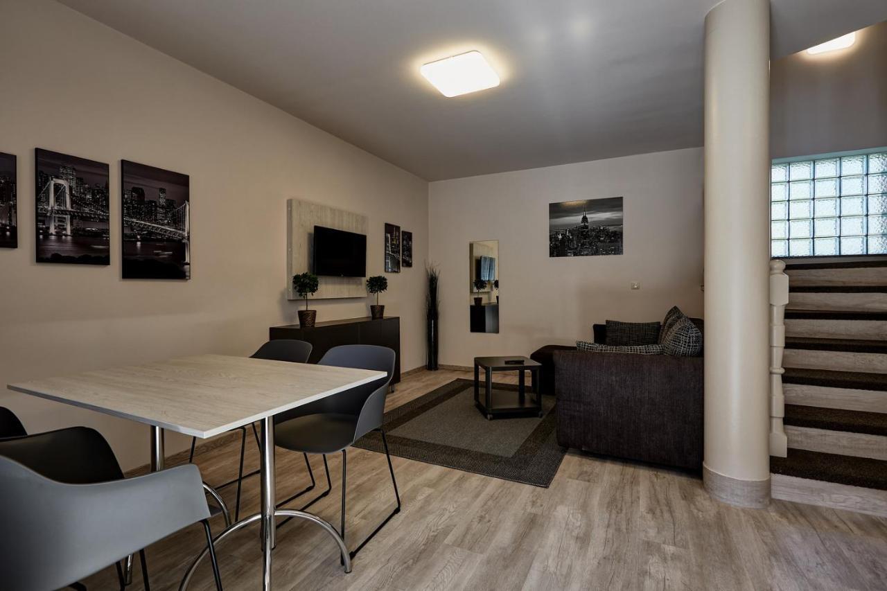 Ovar Apartman Mosonmagyaróvár Екстериор снимка
